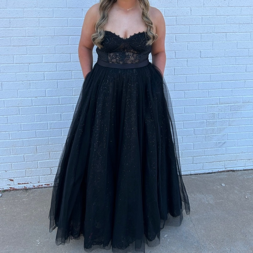 David’s Bridal Black Prom dress